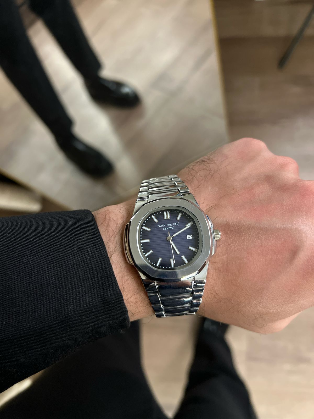 LIMITED EDITION | GOLDEN PATEK PHILIPPE GENEVE | NAUTILUS SERIES SLEEK WRIST WATCH